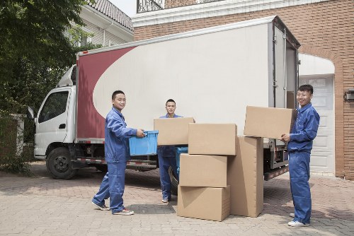 Man and van team preparing a safe removal with lifting equipment