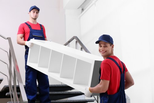 Local Primrosehill van service for moving boxes and belongings