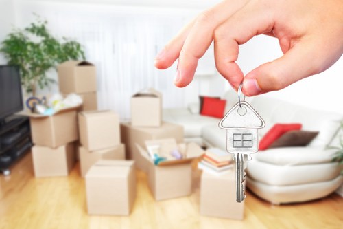 Home moving process supported by a removal truck in Primrosehill