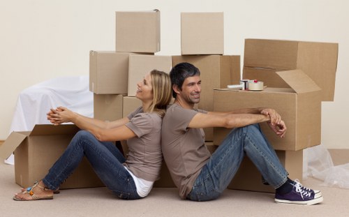 Storage and specialist moving support for Primrosehill removals