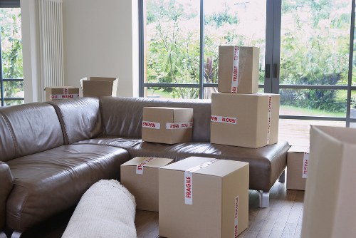 Affordable moving van service for small relocations in Primrose Hill